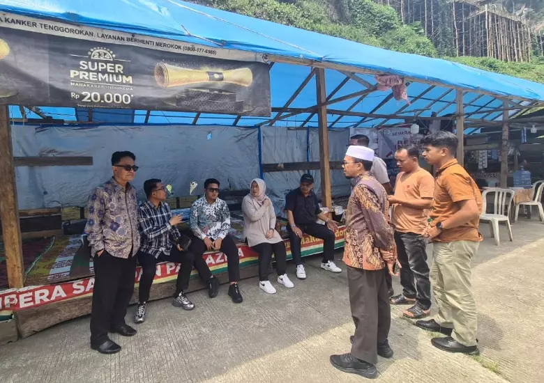 Mendesak Pemasangan Rambu Larangan Berhenti di Kelok Sembilan Mendesak Pemasangan Rambu Larangan Berhenti di Kelok Sembilan