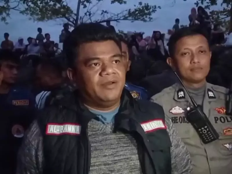 Tim SAR Cari Seorang Pria Hanyut di Pantai Koto Marapak Tim SAR Cari Seorang Pria Hanyut di Pantai Koto Marapak, Padang