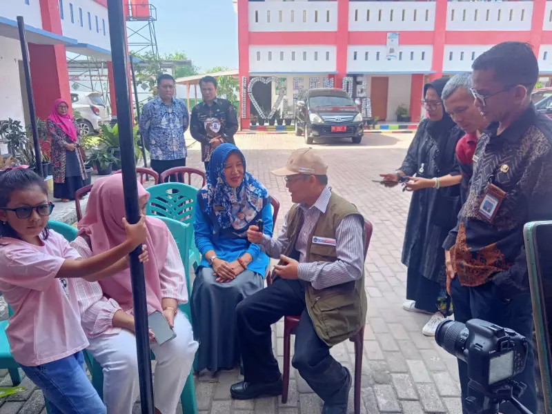 Hasil Sidak Kemendikdasmen, Sosialisasi SPMB di Padang Perlu Ditingkatkan Hasil Sidak Kemendikdasmen, Sosialisasi SPMB di Padang Perlu Ditingatkan