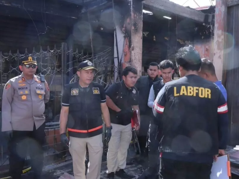 Tim Labfor Polda Riau Selidiki Penyebab Kebakaran Pasar Payakumbuh Tim Labfor Polda Riau Selidiki Penyebab Kebakaran Pasar Payakumbuh