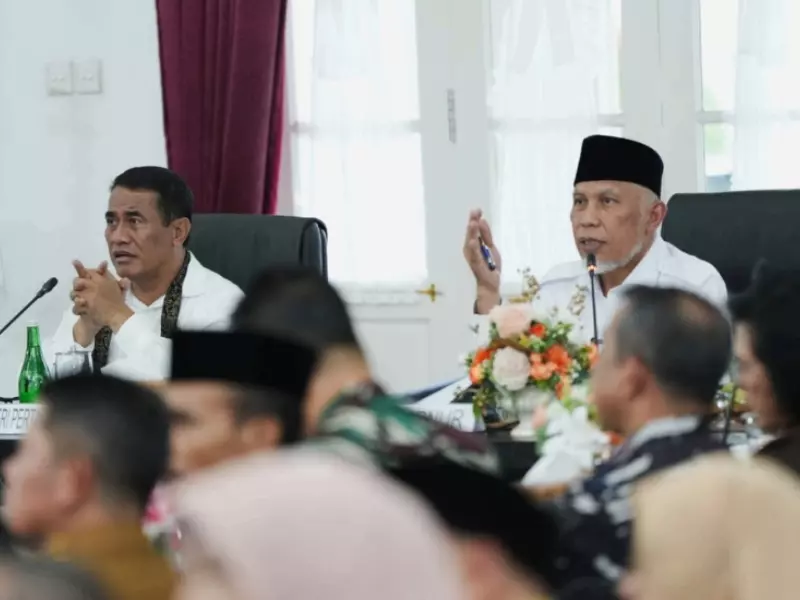 Mentan Siap Fasilitasi Bangun Pabrik Pengolahan Gambir di Sumbar Mentan Siap Fasilitasi Bangun Pabrik Pengolahan Gambir di Sumbar