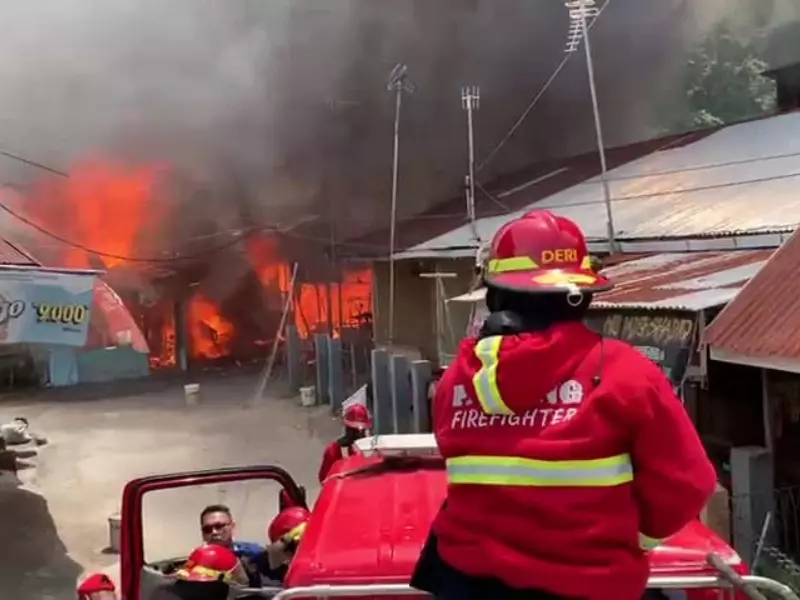 Kebakaran di Dua Lokasi, 20 Rumah Hangus Terbakar Kerugian Capai Rp2 Miliar Kebakaran di Dua Lokasi, 20 Rumah Hangus Terbakar Kerugian Capai Rp2 Miliar