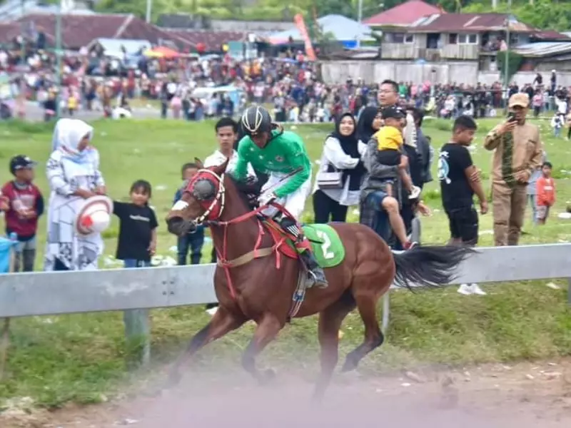 Anak Nagari Pabasko Gelar Pacu Kuda, Perebutkan Piala Gubernur Anak Nagari Pabasko Gelar Pacu Kuda, Perebutkan Piala Gubernur