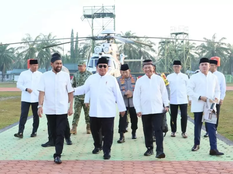 Peduli pada Masyarakat Terdampak Musibah, Presiden RI Probowo Subianto Salat Ied Tamiang, Aceh Peduli pada Masyarakat Terdampak Musibah, Presiden RI Probowo Subianto Salat Ied Tamiang, Aceh