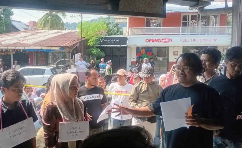 Pelaku Peragakan 38 Adegan Saat Rekonstruksi Pembunuhan di Damarus Cafe
