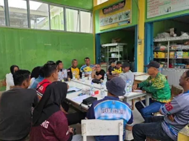 PBVSI Sijunjung Matangkan Persiapan, April Marsal: Atlet dan Pelatih Diminta Disiplin PBVSI Sijunjung Matangkan Persiapan, April Marsal: Atlet dan Pelatih Diminta Disiplin