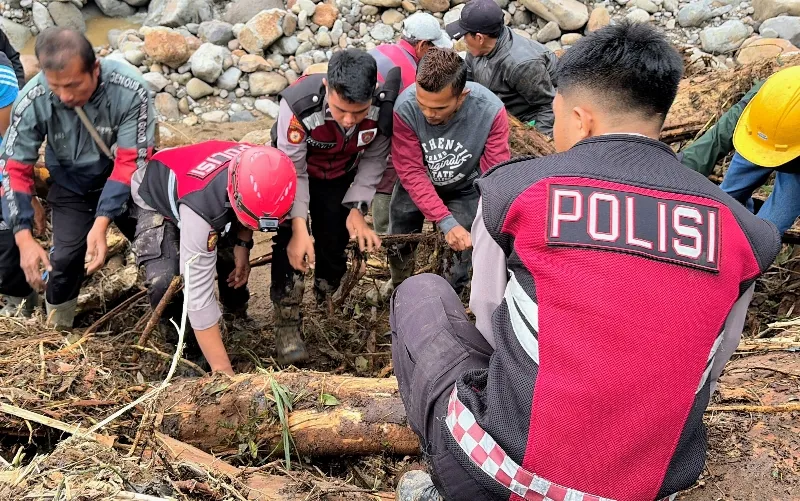 Gunakan Teknologi Radar dan K9, Polda Sumbar Temukan Petunjuk Korban Galodo Solok