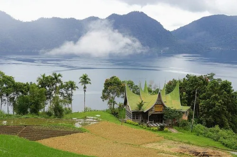 Maninjau Masuk Destinasi Prioritas, Akses Jalan ke Tempat Wisata Agam Mulai Diperbaiki