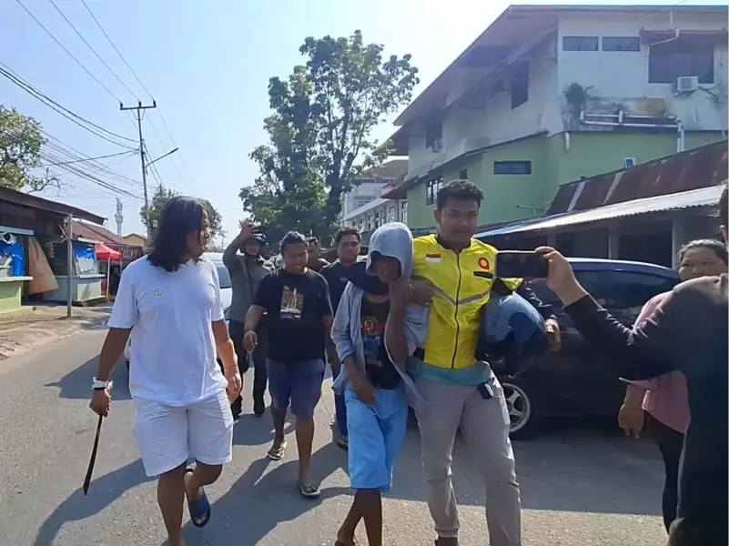Preman Nangis Ditangkap Klewang, Sempat Resahkan Warga Gunung Panggilun Preman Nangis Ditangkap Klewang, Sempat Resahkan Warga Gunung Panggilun